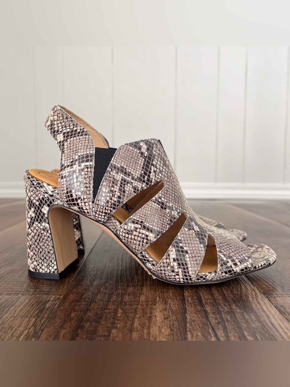 Corso Como Leather Block Heel Sandal Strappy Snakeskin Size 7 Gray Multicolor